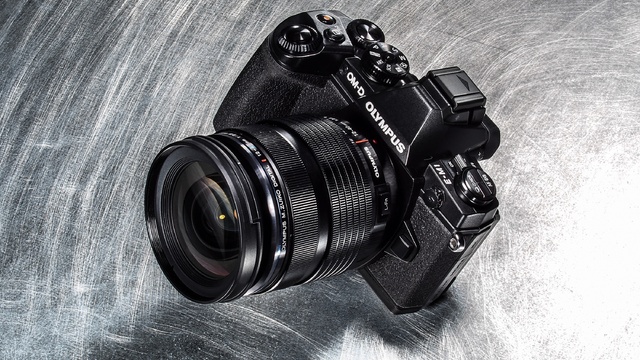 OM-D_E-M1_still_black_mood_2-1.jpg